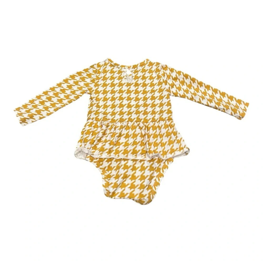 2 Carter's‎ girl-piece set for toddlers, size 24 months
